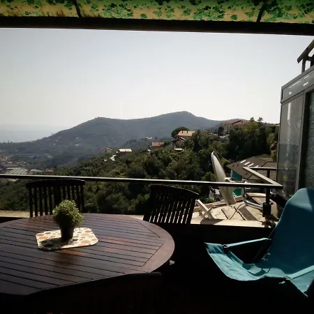 Tigullio Vacations: Lo Sul Mare Apartment Leivi