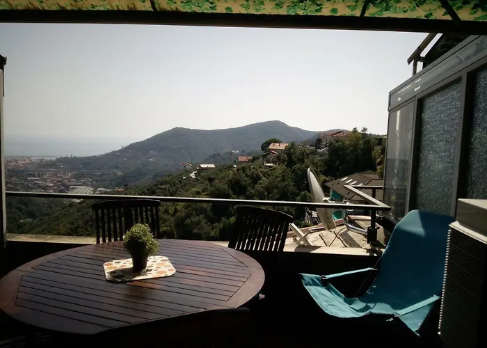 Tigullio Vacations: Lo Sul Mare Apartment Leivi